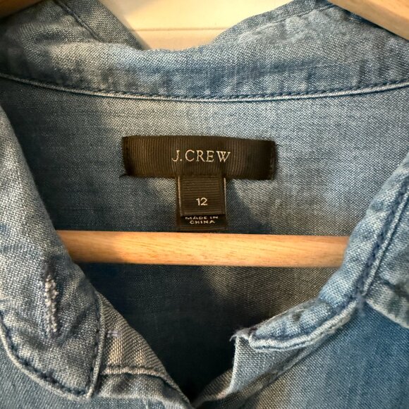 J Crew Relaxed Chambray Button Down Shirt - Picture 2 of 3